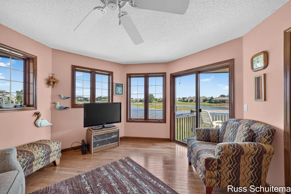 1682 W Harbour Towne Circle Muskegon City, MI 49441