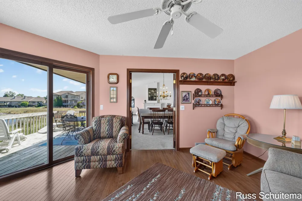 1682 W Harbour Towne Circle Muskegon City, MI 49441