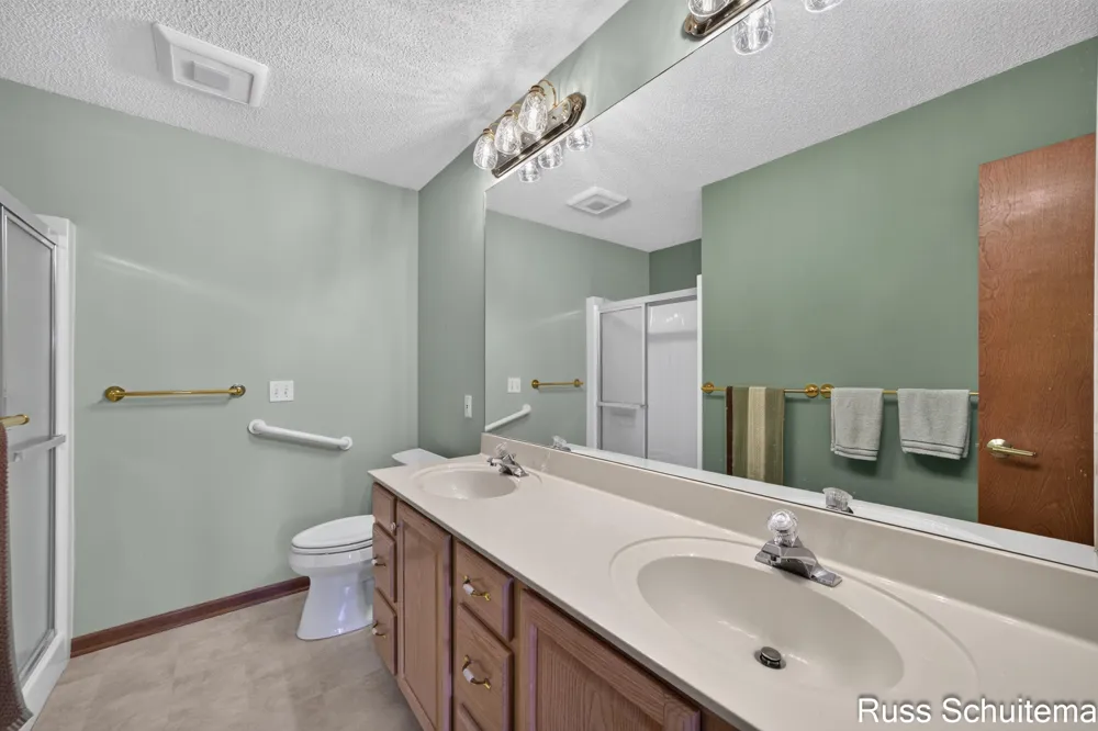 1682 W Harbour Towne Circle Muskegon City, MI 49441