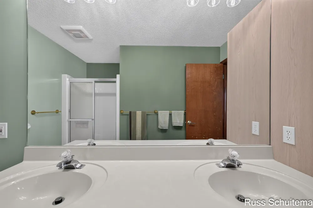 1682 W Harbour Towne Circle Muskegon City, MI 49441