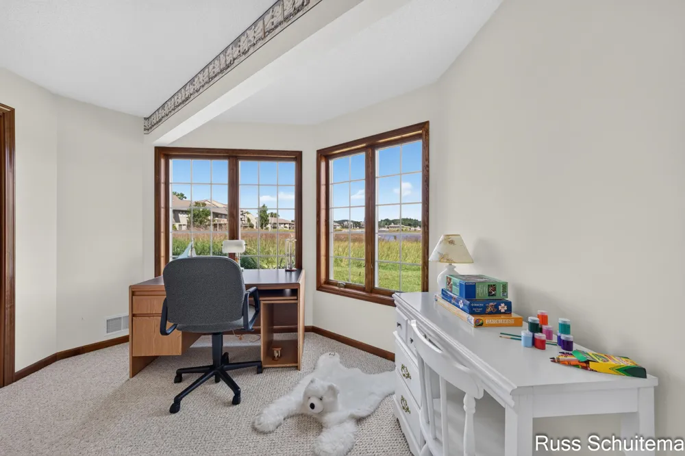 1682 W Harbour Towne Circle Muskegon City, MI 49441