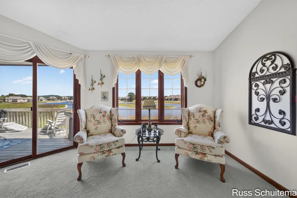 1682 W Harbour Towne Circle Muskegon City, MI 49441