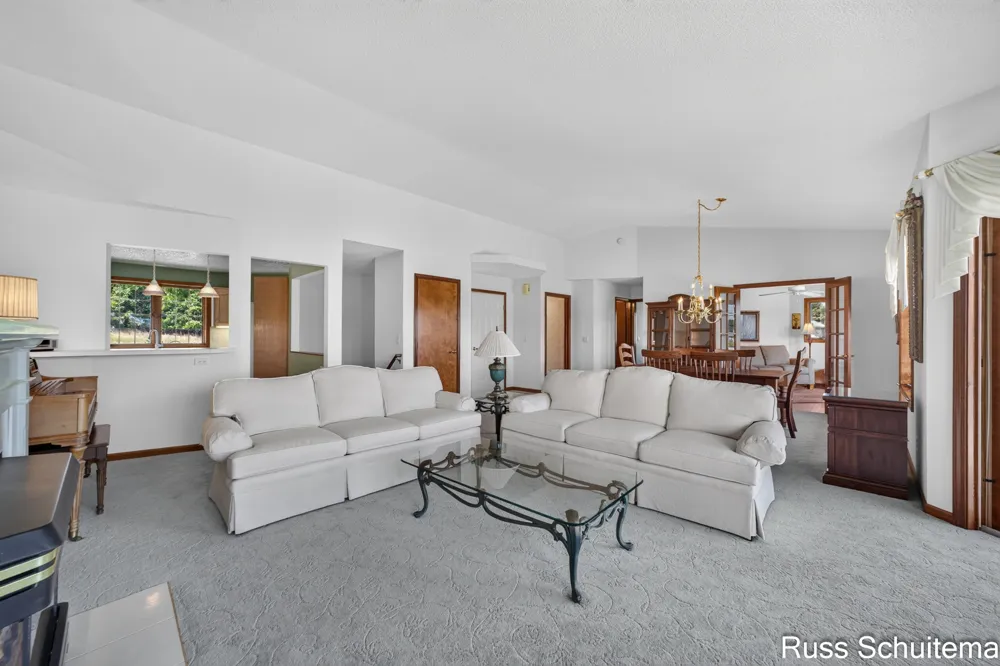 1682 W Harbour Towne Circle Muskegon City, MI 49441