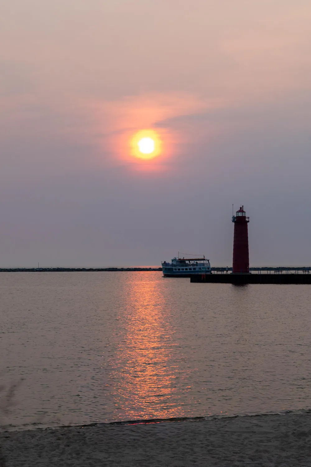 1682 W Harbour Towne Circle Muskegon City, MI 49441