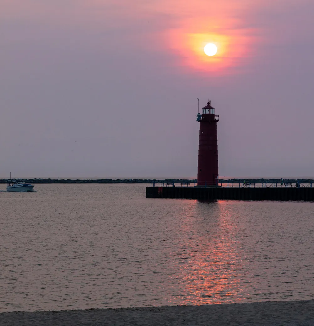 1682 W Harbour Towne Circle Muskegon City, MI 49441