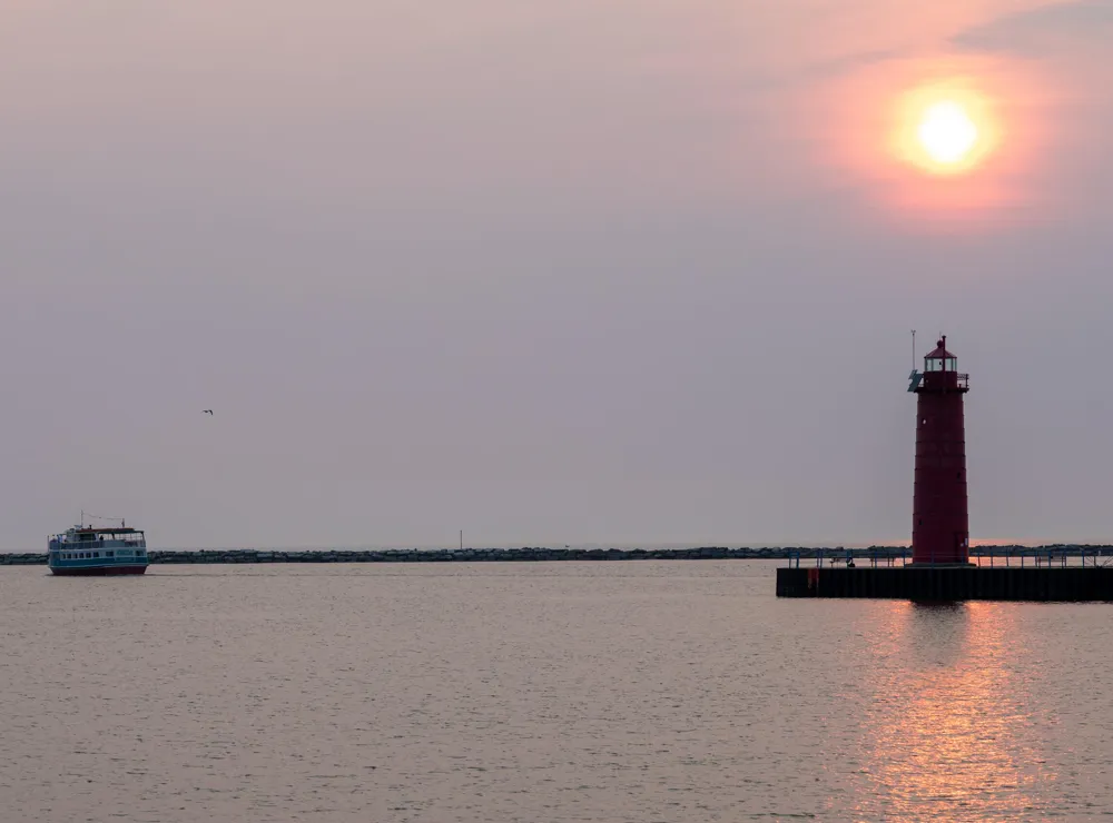 1682 W Harbour Towne Circle Muskegon City, MI 49441