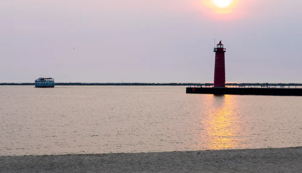 1682 W Harbour Towne Circle Muskegon City, MI 49441