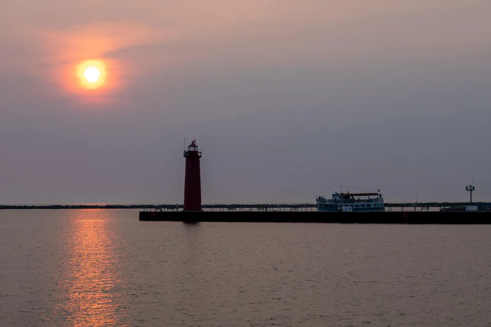 1682 W Harbour Towne Circle Muskegon City, MI 49441