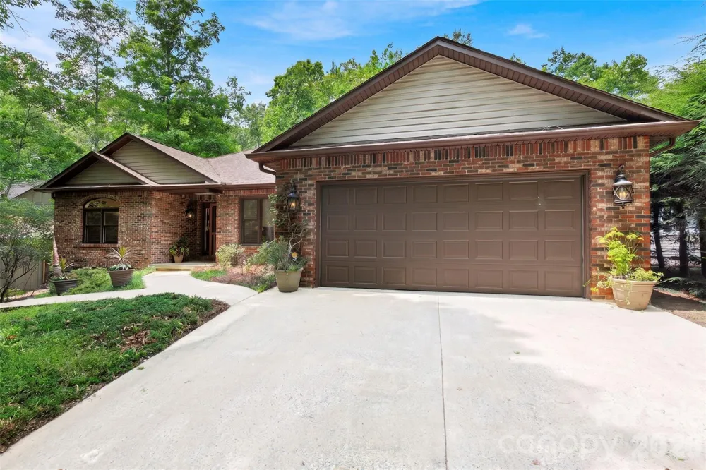 542 Soquili Drive Brevard, NC 28712