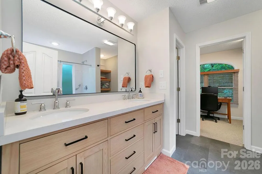 542 Soquili Drive Brevard, NC 28712