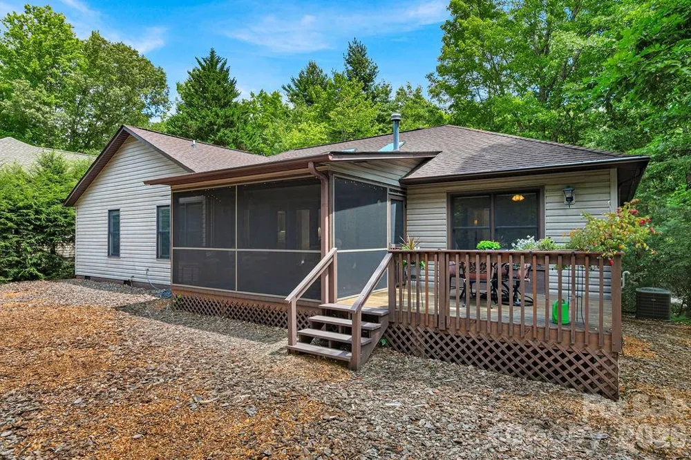 542 Soquili Drive Brevard, NC 28712