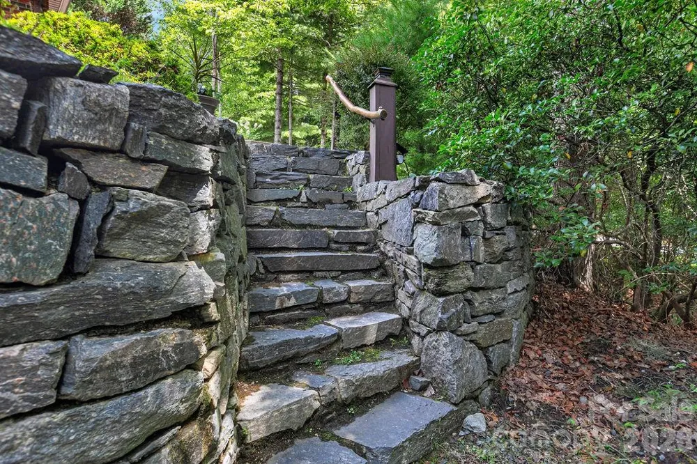 542 Soquili Drive Brevard, NC 28712