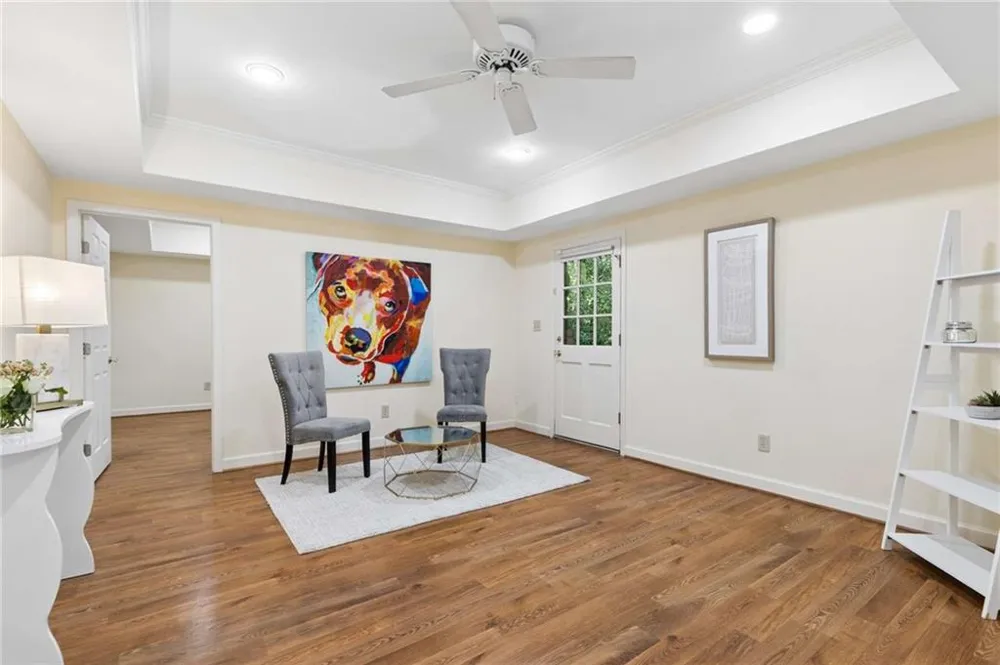 440 Greenlaurel Drive Sandy Springs, GA 30342