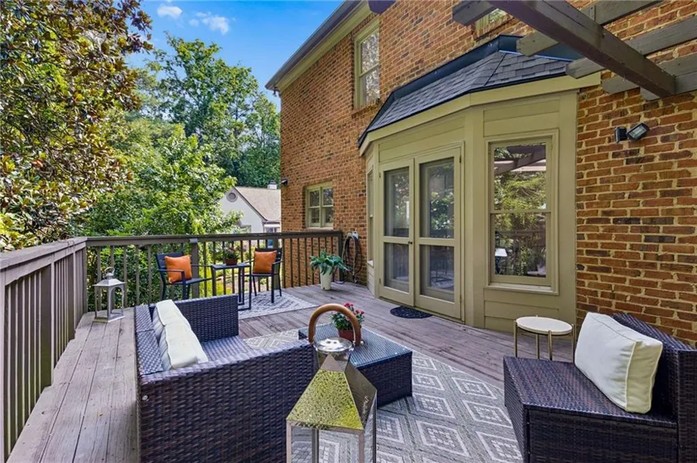 440 Greenlaurel Drive Sandy Springs, GA 30342