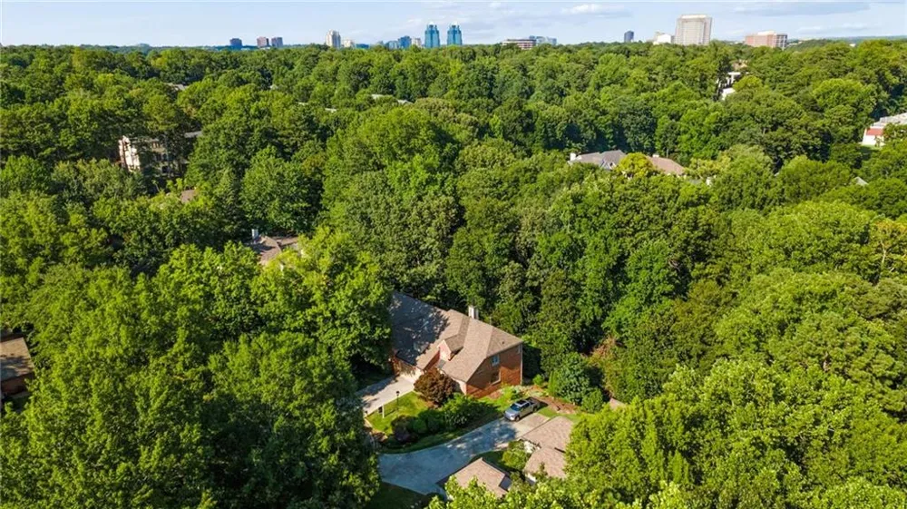 440 Greenlaurel Drive Sandy Springs, GA 30342