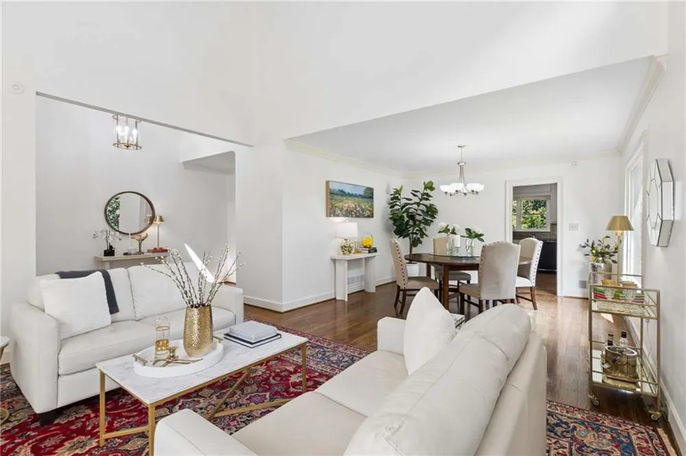 440 Greenlaurel Drive Sandy Springs, GA 30342