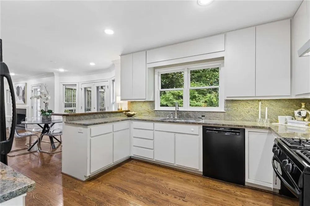 440 Greenlaurel Drive Sandy Springs, GA 30342