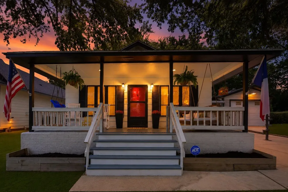 10707 Hillside Drive Montgomery, TX 77356