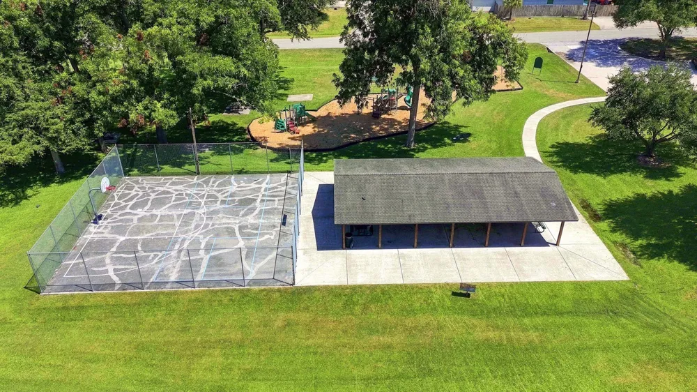 10707 Hillside Drive Montgomery, TX 77356