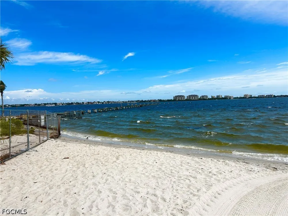 Victoria Drive #103 Cape Coral, FL 33904