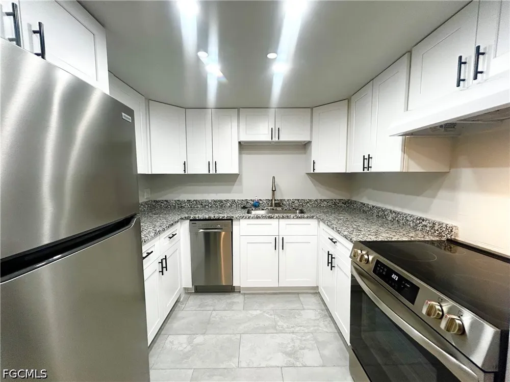 Victoria Drive #103 Cape Coral, FL 33904