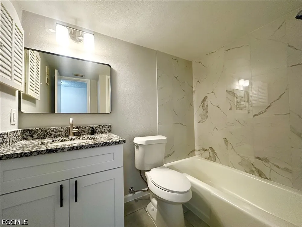 Victoria Drive #103 Cape Coral, FL 33904