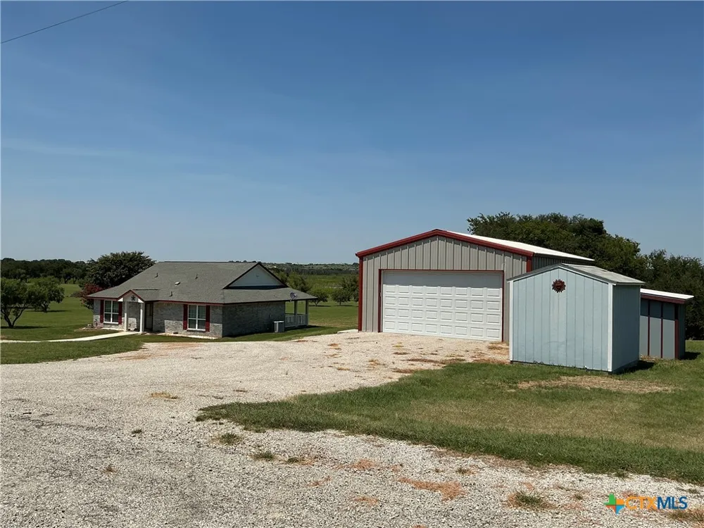 333 Lake Point Road Comanche, TX 76442