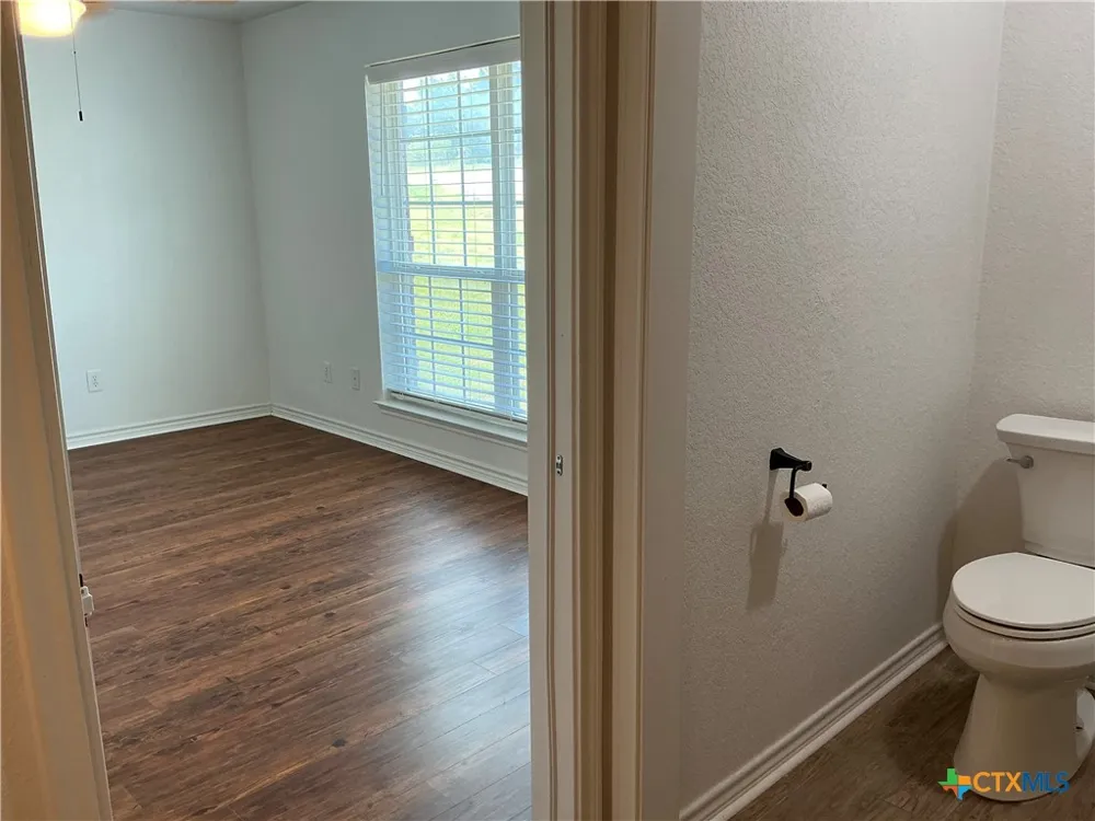 333 Lake Point Road Comanche, TX 76442