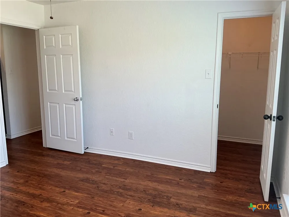 333 Lake Point Road Comanche, TX 76442