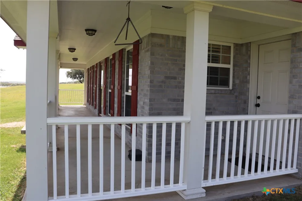 333 Lake Point Road Comanche, TX 76442