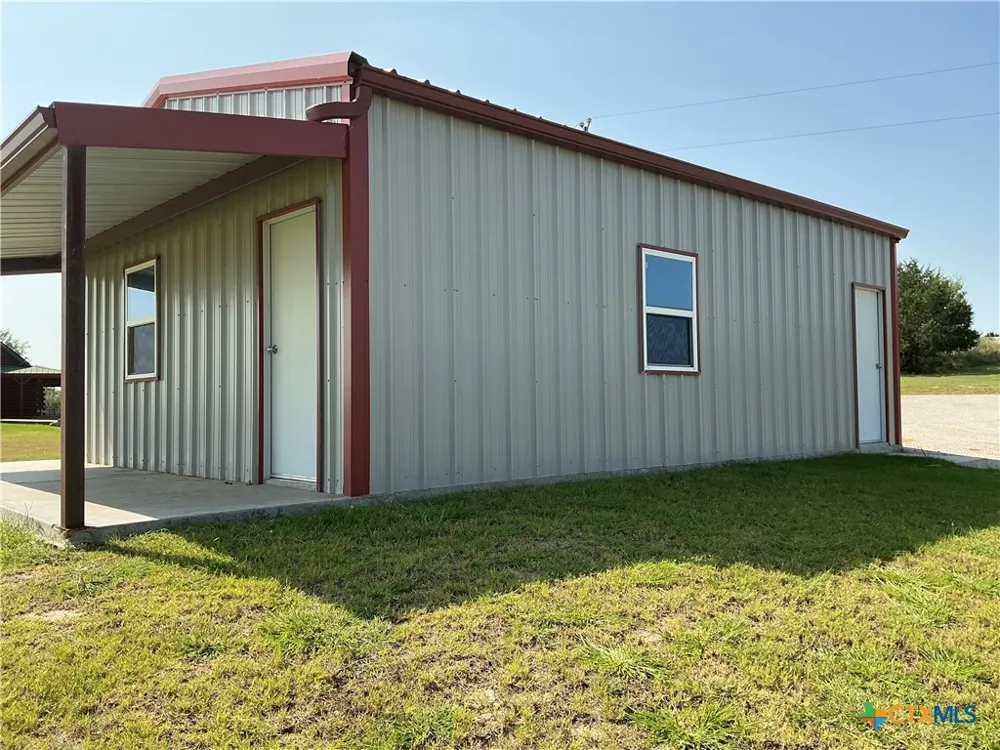 333 Lake Point Road Comanche, TX 76442