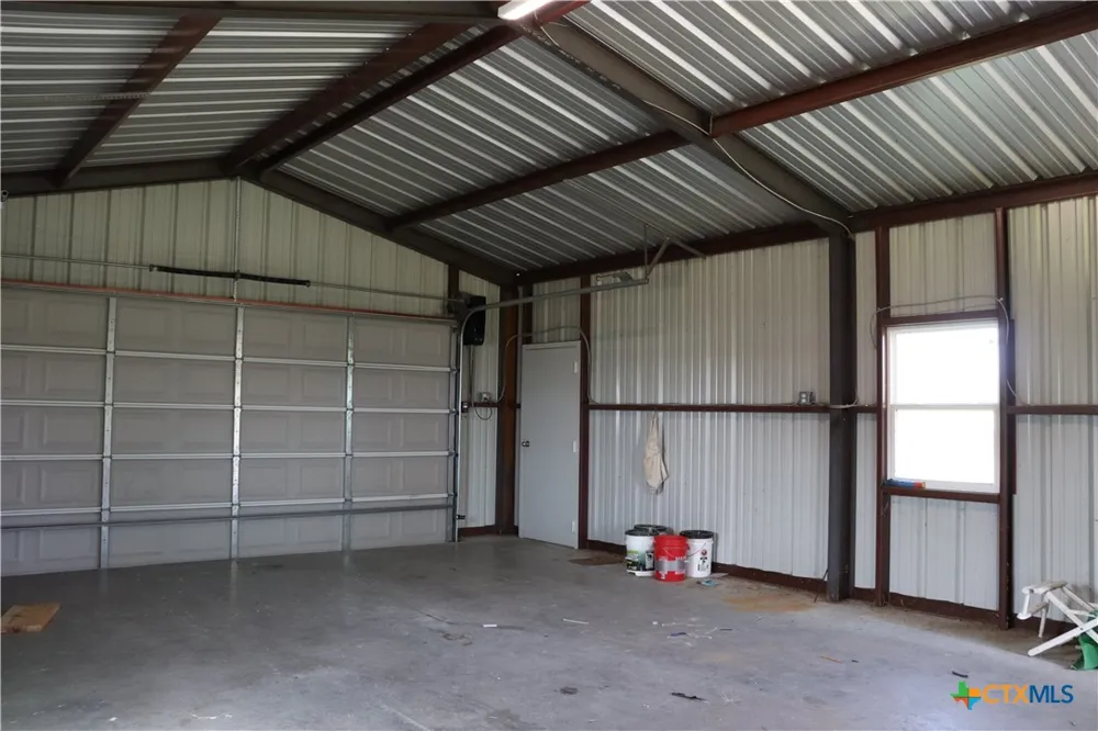 333 Lake Point Road Comanche, TX 76442