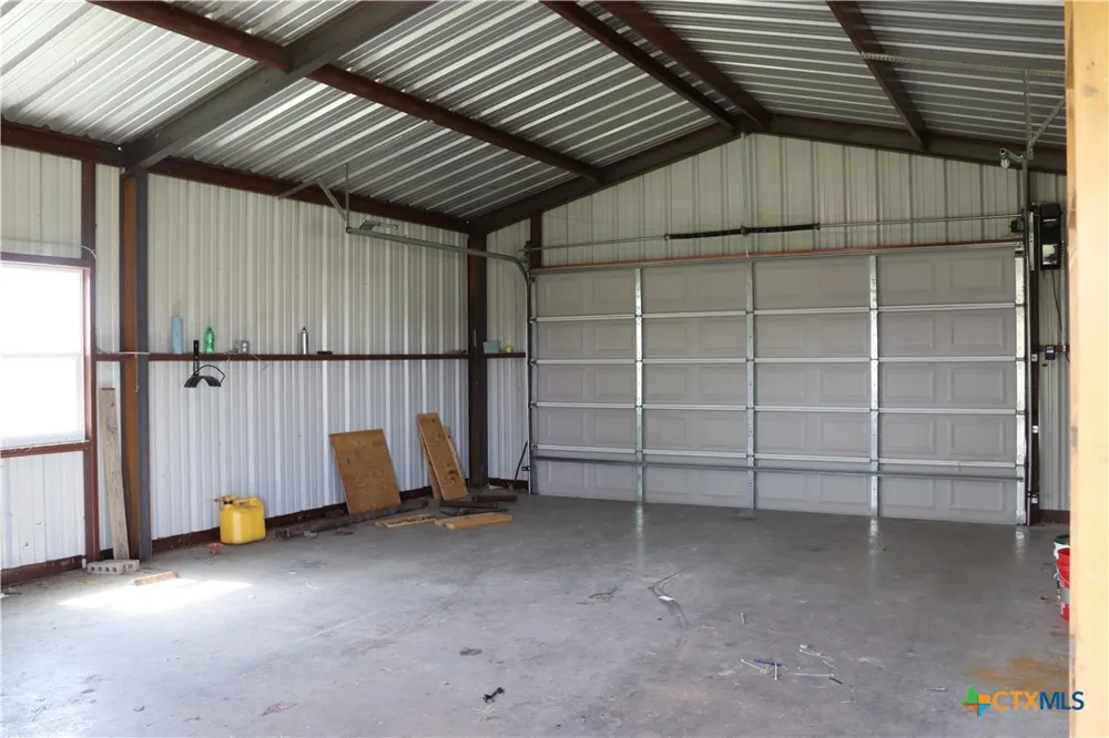 333 Lake Point Road Comanche, TX 76442