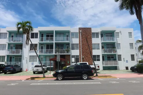 1150 EUCLID AVENUE #109