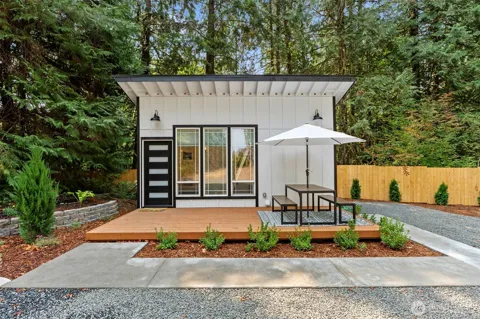 101 SE Mallard Beach Lane