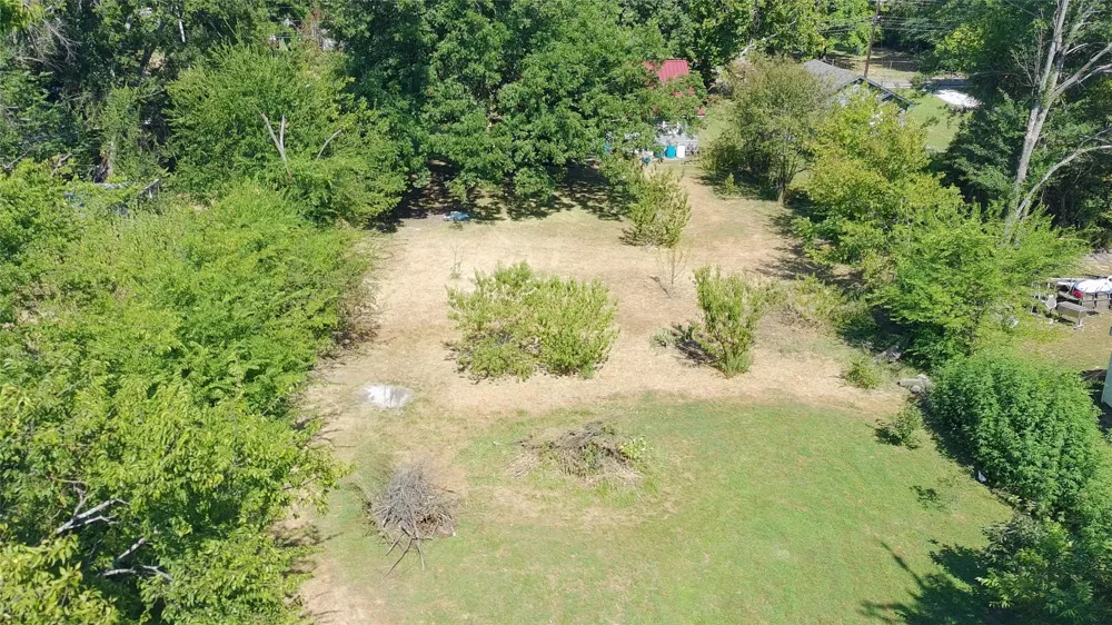 215 Cleveland Winfield, TX 75493