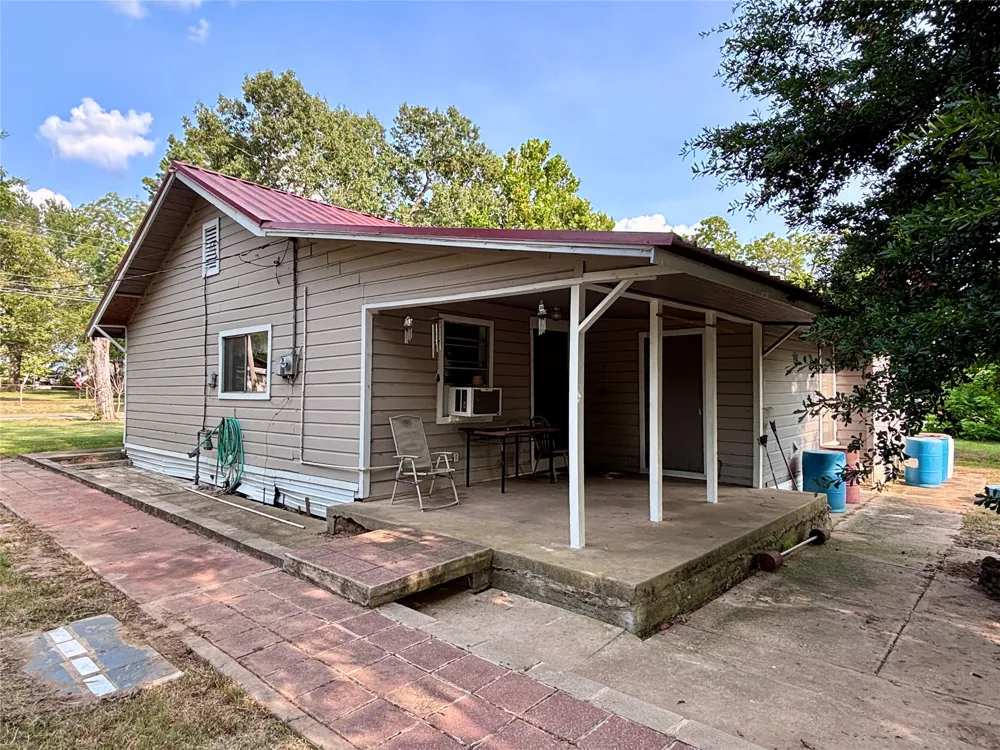 215 Cleveland Winfield, TX 75493