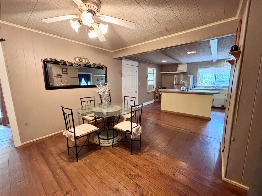 215 Cleveland Winfield, TX 75493