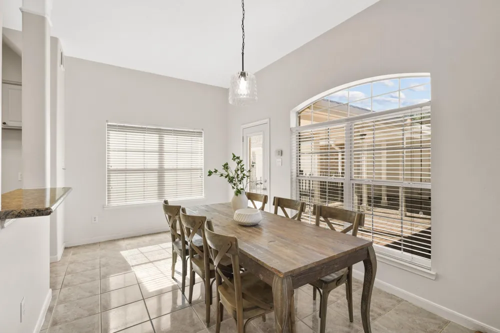 1602 Orlando Street Friendswood, TX 77546