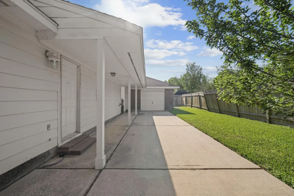1602 Orlando Street Friendswood, TX 77546