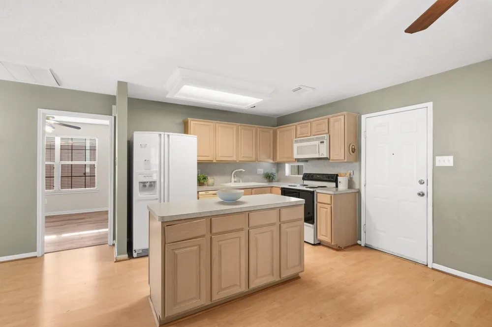 1602 Orlando Street Friendswood, TX 77546