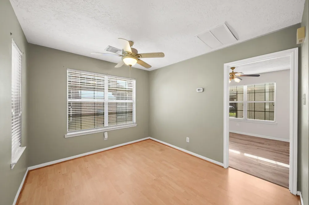 1602 Orlando Street Friendswood, TX 77546