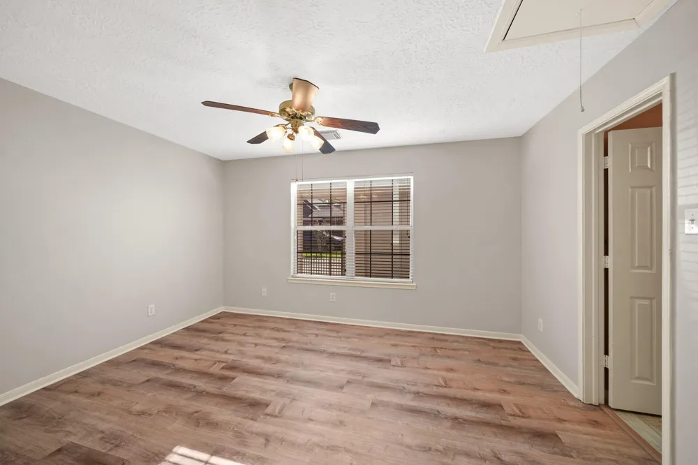 1602 Orlando Street Friendswood, TX 77546