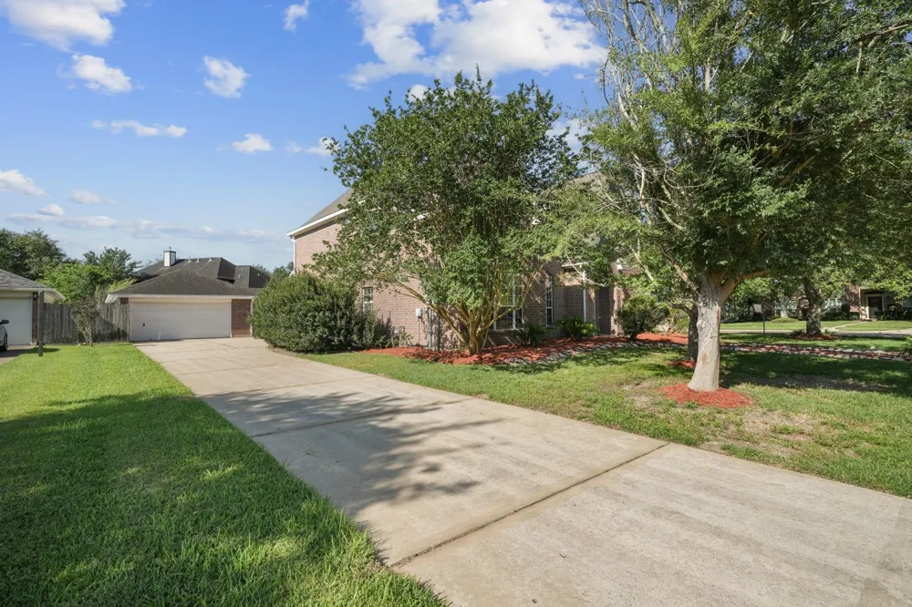 1602 Orlando Street Friendswood, TX 77546