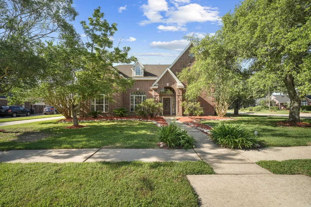 1602 Orlando Street Friendswood, TX 77546