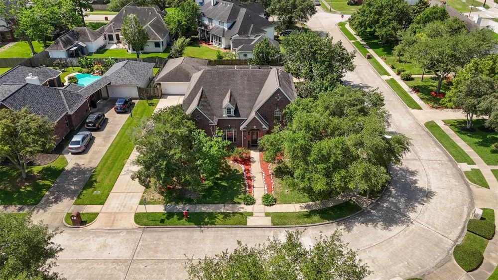 1602 Orlando Street Friendswood, TX 77546