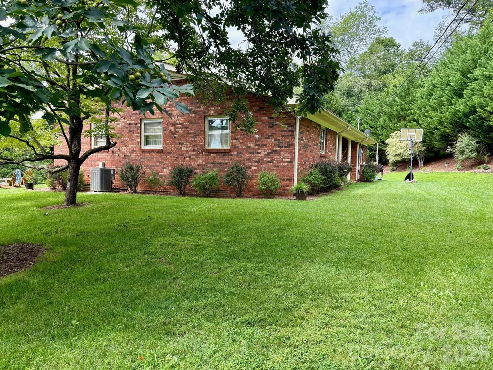 11 Thornberry Drive Alexander, NC 28701