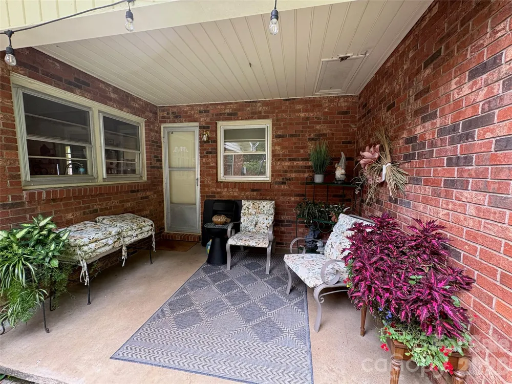 11 Thornberry Drive Alexander, NC 28701