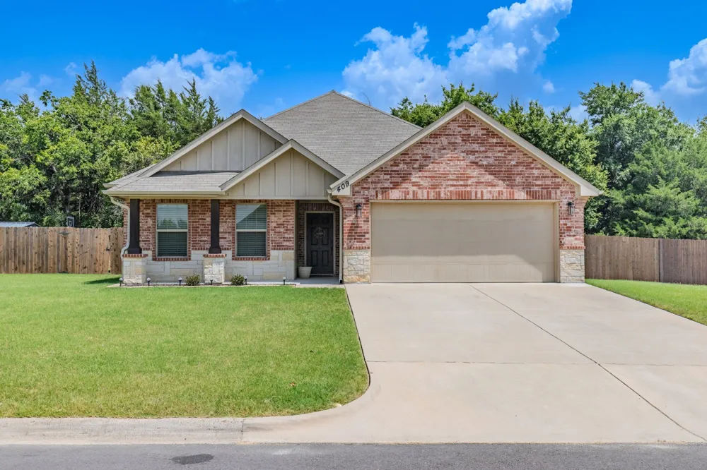409 Mesa Drive Lone Oak, TX 75453