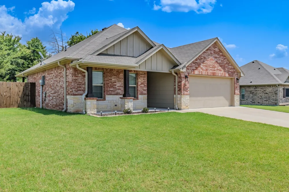 409 Mesa Drive Lone Oak, TX 75453